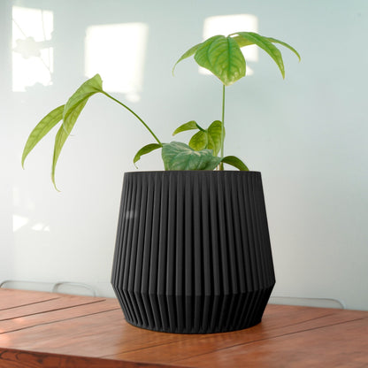 Stratos Modern Plant Pot con drenaje, Maceta impresa en 3D Diseño acanalado moderno único, Stratos ligero